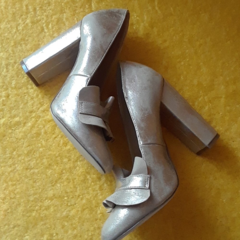 Shoes - Picture 6 of 6
